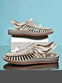 Sandalias de punta cerrada a la moda para hombre, talla grande, transpirables, antideslizantes y cómodas. Ideales para parejas, ideales para senderismo, paseos diarios y vacaciones en la playa. Tallas 46, 47 y 48. Sandalias negras transpirables para hombre y sandalias blancas huecas para mujer. Disponible en varios colores.