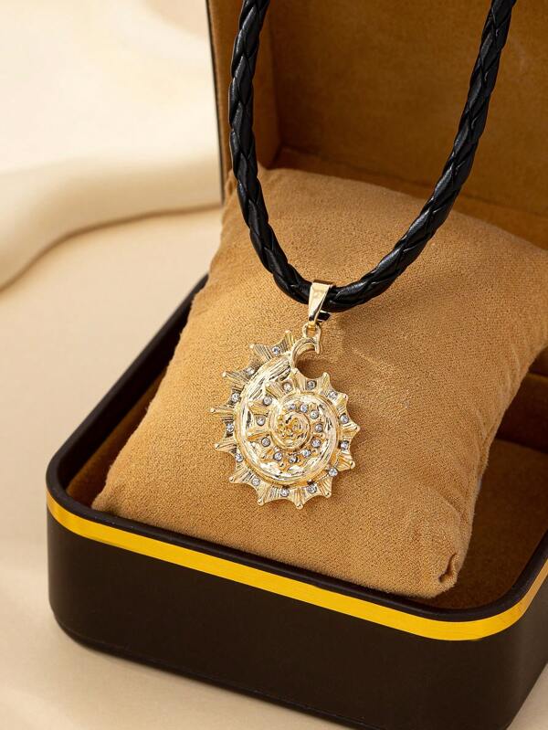 1pc Fashionable Geometric Seashell Metal Pendant Necklace For Women, Suitable For Daily Wear And Gift