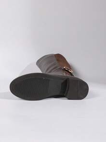 女士皮革和绒面革拼接时尚金属扣装饰侧拉链设计经典圆头舒适不束缚高筒修身腿部修身，薄款保暖内衬保暖透气，平跟舒适全天穿着，秋冬百搭马术靴，及膝靴 - 棕色 - 查看 9