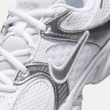 Zapatillas deportivas casuales de caña baja Nike V5 RNR (GS) HQ6411-103 para niños mayores - Blanco - Ver 6