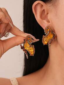 A Pair Of Elegant Retro Butterfly Glass Bead Earrings With Gold-Plated Zinc Alloy Pendant Earrings Suitable For Women's Spring Festival Jewelry, Suitable For Party And Celebration Accessories Matching - 彩色 - 查看 2