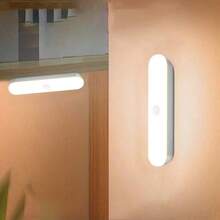 2 个运动传感器灯，自动夜间照明，无需开灯，适用于卧室、走廊、衣柜和其他室内区域