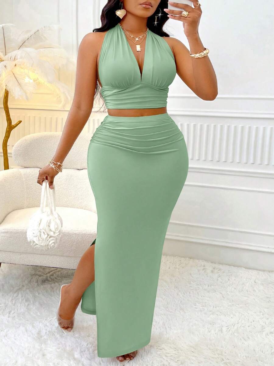 BIUBIU 大码女装夏季纯色两件套，深V领露背修身短款上衣搭配侧开衩褶皱长裙，适合海滩、郊游、派对、婚礼和约会等场合。