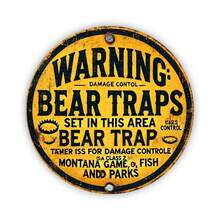 1 pieza Señal de advertencia de trampa de oso plana 2D, vintage - Arte de pared metálico redondo de 8x8 pulgadas con diseño rústico amarillo y negro, adecuado para el hogar, jardín, cocina, bar, cafetería, restaurante, garaje, decoración de habitaciones - Estilo de agujero aleatorio