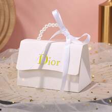 1pc Hand-Held Pearl Bag, Wedding Candy Box, Wedding Souvenir Return Gift, Wedding Candy Box, Wedding Candy Bag, Empty Box. These Boxes Are Made Of Durable Paper, Strong Enough To Hold Small Gifts, While Maintaining A Delicate Appearance. Compact And Spacious, Each Box Is Designed To Hold Small Gifts,