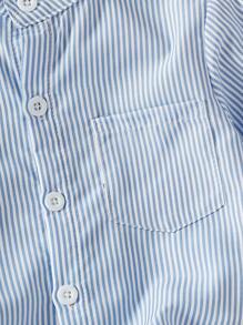 2 件套幼儿男童中式立领条纹仿衬衫，带口袋，搭配白色休闲裤，度假和学校风格