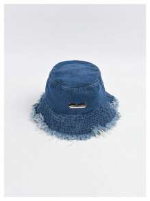 1pc Women Sunscreen Casual Bucket Hat With Silver Letter Badge And Frayed Brim, Suitable For Travel And Shopping Outfits