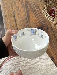 1件法式复古花卉花瓣边压花白色陶瓷餐具，甜点/早餐/沙拉碗，带压花叶子图案