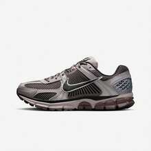 男款 NIKE ZOOM VOMERO 5 休闲运动鞋，低帮 FB9149-005 - 銀色 - 查看 1