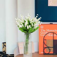 مجموعة مكونة من 2 قطعة (زهرة الليلي الاصطناعية + إناء زجاجي)، إناء زجاجي شفاف عتيق، إناء زهور صغير بلوري للديكور، إناء زهور قصير ذو فم صغير عتيق، مناسب كقطعة مركزية لحفل الزفاف، ديكور طاولة، مجموعة زهور اصطناعية لديكور المنزل، إناء ديكور لغرفة الزفاف