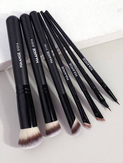 MAANGE 7件套专业化妆刷套装，柔软纤维材质，便携设计，包含粉底刷、眼影刷、细节刷、眼线刷、眉刷，旅行必备，是送给女性和女孩的绝佳礼物。化妆刷套装，化妆刷工具包，全套化妆刷，化妆套装，化妆刷套装，全套化妆工具，化妆刷套装，化妆刷礼盒套装