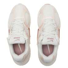 Nike 女士轻便缓冲休闲运动鞋，舒适低帮系带户外/旅行鞋，透气跑步运动鞋 - 金屬銀/珍珠灰/珍珠白/微粒粉 - 查看 6