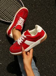 2025秋季女款拼色休闲运动鞋，时尚百搭平底运动鞋，适合散步、日常通勤穿着，学生系带滑板鞋