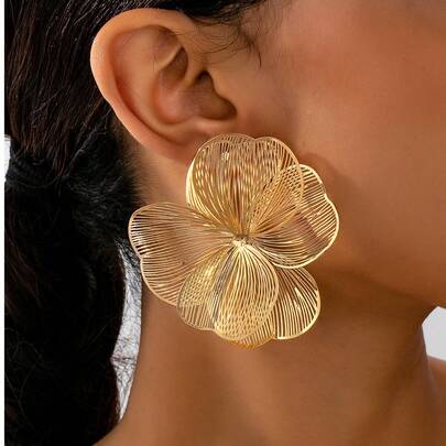 1 par de pendientes con colgante floral texturizado de oro metálico vintage, adecuado para uso diario, fiestas, vacaciones y como regalo para mujeres