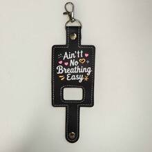 黑色 PU 皮革吸入器盒，带钥匙扣和“Ain't Easy Being Wheezy”刺绣 - 便携式标准哮喘吸入器分配器保护套 - 淺粉色 - 查看 4