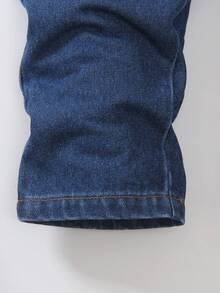 2 件套年轻男孩时尚格纹长袖连帽衫和百搭侧袋牛仔直筒裤套装，秋季