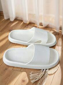 新款热销EVA男士拖鞋，轻便柔软，舒适透气，防滑鞋底设计，速干不臭脚，纯色款式休闲百搭，适合室内浴室淋浴和户外海滩，男女通用情侣凉鞋和拖鞋。