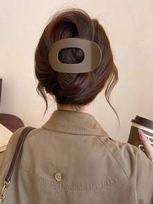 3件套女士9.5厘米/3.74英寸卡其色、深咖啡色、黑色超大轻便塑料发夹，优雅简约设计，适合日常佩戴、休闲、派对、工作、发型设计、洗脸、化妆等场合，可作发夹、发爪、发卡、发夹、发卡、头饰、发卡使用。 - 彩色 - 查看 2