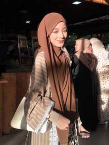 1 件女士纯色珍珠雪纺柔软头巾，休闲阿拉伯保守纯色头巾，适合中东日常使用，四季皆宜