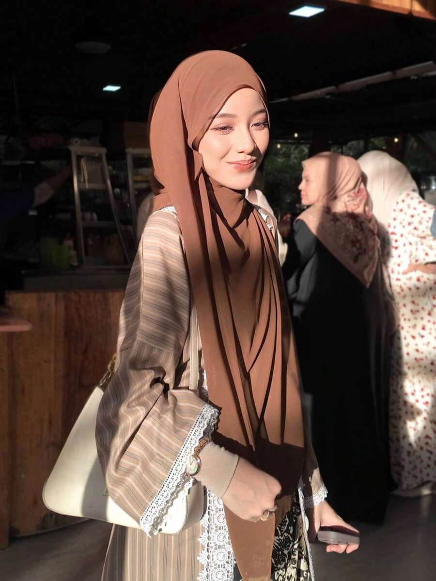 1 件女士纯色珍珠雪纺柔软头巾，休闲阿拉伯保守纯色头巾，适合中东日常使用，四季皆宜