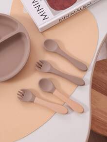PopLittleOne 4 pezzi Cucchiai e forchette in silicone per bambini, utensili morbidi per bambini con manico in legno, accessori per l'alimentazione del bambino, articoli per bambini, accessori per l'alimentazione del bambino di colore solido