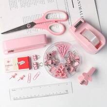 Juego de papelería rosa, accesorios de escritorio rosa, juego de grapadora y dispensador de cinta con regla transparente, tijeras rosas, dispensador de cinta, sacagrapas rosa, grapas, clips, útiles escolares y de oficina