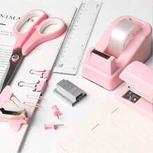 Juego de papelería rosa, accesorios de escritorio rosa, juego de grapadora y dispensador de cinta con regla transparente, tijeras rosas, dispensador de cinta, sacagrapas rosa, grapas, clips, útiles escolares y de oficina