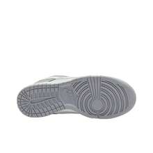 Sepatu Sneakers Nike Dunk LX "Light Smoke Grey" Model Low-Top, Wanita - abu-abu - View 4
