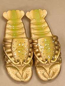 Men's Plastic Slippers, Couple Funny Cartoon Lobster Slippers, Casual Home Slippers, Simple Color Scheme, Comfortable Foot Feel, Fashion & Comfort, Suitable For Bathroom, Beach And Daily Scenes, Lightweight And Practical Indoor Shoes, Casual Beach Holiday Funny Cartoon Flat Sole Slippers, Men's Sandals - Gold - View 5