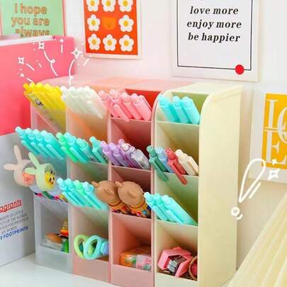 قاعدة قلم شفافة مطفأة للمكتب، صندوق تخزين مائل للفرش المكياج وأحمر الشفاه، حاوية بلاستيكية لوازم المكتب قطعة واحدة