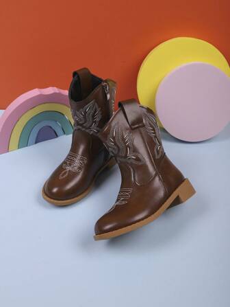 1双儿童时尚休闲牛仔靴，儿童秋冬刺绣中筒复古靴，儿童V字粗腿短靴