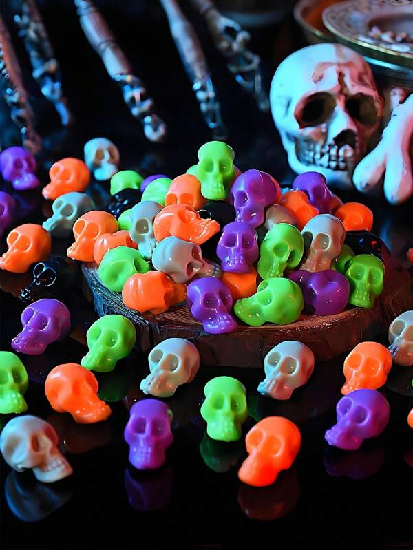 50pcs Multicolor Mini Plastic Skull Heads,Miniature Decorative Skulls Halloween DIY Resin Skeleton Head Figurines For Halloween Vase Filler, Party Table Decor, Halloween Garden Decorative Stones, Glass Container, Potted Plant Decor, Micro Landscape Craft