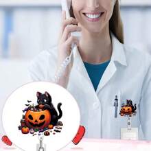 1 Stück/2 Stücke Halloween Thema Acryl Ausziehbarer Ausweishalter - Schwarze Katze & Kürbis Design, mit drehbarem Alligatorclip, geeignet für Krankenschwestern, Ärzte, Medizinstudenten, Büromitarbeiter und Halloween-Fans, Halloween Dekoration