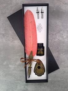 1 件羽毛笔套装、闪闪发光的羽毛笔套装、古董书法墨水笔（带墨水）、2 个替换笔尖、笔架底座、豪华复古签名笔、复活节和万圣节写信笔。 - 彩色 - 查看 15