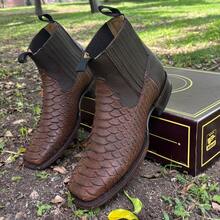 Botas chelsea vaqueras para hombre en piel color negro-rojo y cafe con Grabado pitón, estilo western moderno, elegantes y cómodas para toda ocasión Botines De cuero Botin - Marrón - Ver 6