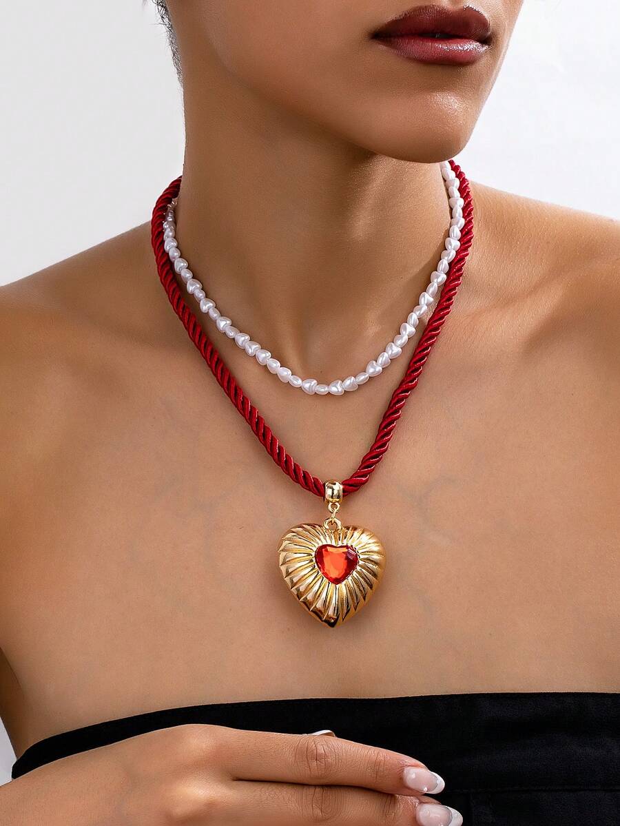 1 件时尚金属心形水钻装饰红绳吊坠项链，1 件仿珍珠颈链，适合女士休闲、约会、派对、礼物，新款珠宝项链