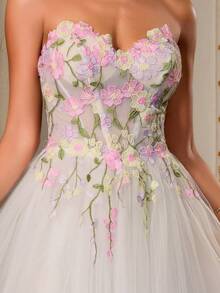 VIPGIRL 白色花卉刺绣无肩带薄纱连衣裙，浪漫甜心A字型舞会礼服，优雅网纱女士正式礼服，适合婚礼、花园派对和春季派对的公主舞会礼服，梦幻甜心公主舞会礼服，女士正式晚礼服 - 白色 - 查看 11