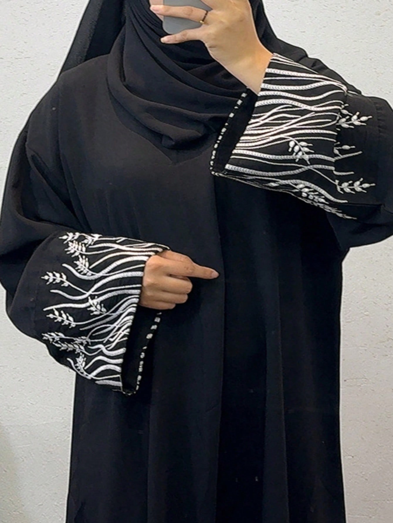 عباية مطرزة بأكمام بدون طرحة، عباية طويلة مطرزة عر...