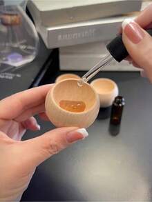 1 szt. Drewniany dyfuzor zapachowy w kształcie kubka, mały, jajowaty dyfuzor mineralny do aromaterapii do samochodu, biura, sypialni, salonu, gabinetu, dekoracji biurka, bezpłomieniowy, bezbateryjny, dyfuzor zapachowy do domu