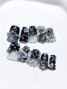 10 件 Y2K Nails 鸭嘴哥特朋克黑白手工指甲返校，带有金属骷髅、银色铆钉、黑色蜘蛛、白色蕾丝印花、心形钻石装饰；美甲用品、亚克力按压指甲自制指甲 DIY、美甲、亚克力假指甲；适合节日、派对、日常佩戴；包含 1 个指甲贴纸和 1 个迷你锉刀 - 黑與白 - 查看 3