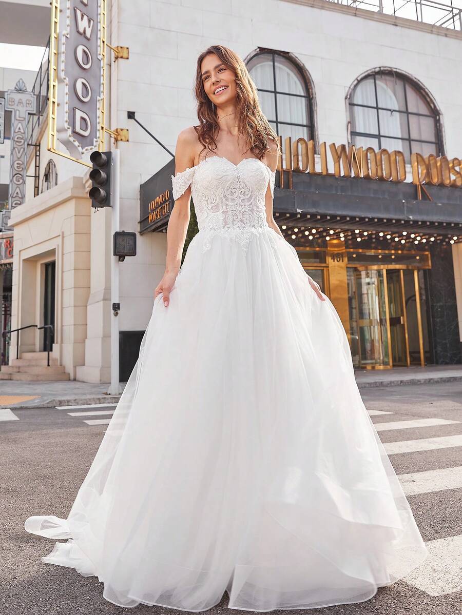 Elasola Elegantes vestidos de noche de encaje con cuello en V y abertura lateral para mujeres, vestidos de graduación de sirena brillante de encaje largo para bodas - Beis - Ver 1
