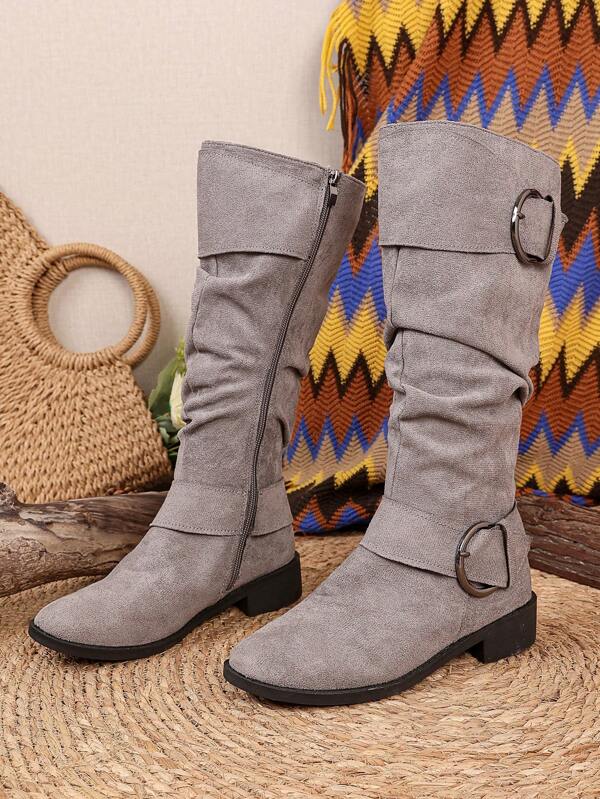 1 Pair European & American Plus Size Teenager Girls' Solid Color Soft Comfortable Suede Pleated PU Material Metal Round Buckle Decor Inside Zipper Warm Round Toe Chunky Heel Fashionable Over-The-Knee Western Boots, Suitable For Casual, Holiday, Party Wear In Autumn/Winter