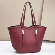Women Shoulder Bags - 黑色 - 查看 1