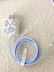 Set de 5 piezas con funda protectora de cargador y cable de datos con diseño floral y de fresa de 18W/20W de carga rápida compatible con iPhone 14 Pro, accesorios de cable azul para cargador y accesorios de teléfono - flores moradas - Ver 4