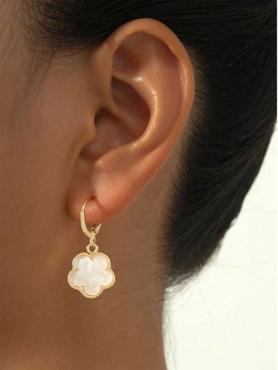 1 Pair Metal Fashion Lucky Clover Earrings, Suitable For Women's Daily Commute Wear