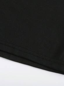 Męska koszulka z długim rękawem i golfem, idealna do noszenia na co dzień i do pracy