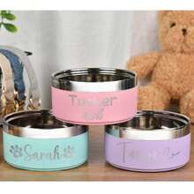 1个不锈钢宠物碗,防滑防溢设计,大容量,适合中大型犬食用,兼具装饰性和美观性。碗身可雕刻,风格时尚、多彩、复古、可爱、简约、萌趣,可定制,独一无二,适合周年纪念、生日等场合,也可作为旅行收纳用品。 - 彩色 - 查看 7