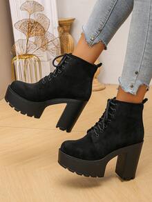 بوت أنيق قصير للنساء موديل 2025، لون أحادي الألوان، كاجوال بنعل عالي مقاوم للماء وذو منصة، مناسب للعطلات والأعراس والحفلات في فصلي الخريف والشتاء، ملابس الحفلات