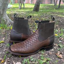 Botas chelsea vaqueras para hombre en piel color negro-rojo y cafe con Grabado pitón, estilo western moderno, elegantes y cómodas para toda ocasión Botines De cuero Botin - Marrón - Ver 8