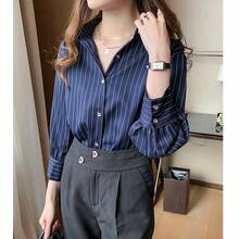 Blusa de nicho femenina de primavera retro estilo Hong Kong camisa a rayas blancas diseño de camisa ligeramente cocida y apilada camisa - Azul oscuro - Ver 4